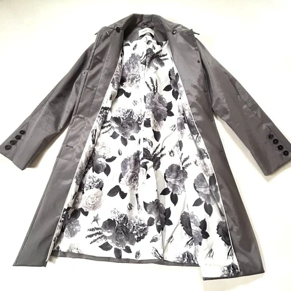 Jane Post raincoat - Picture 1 of 11